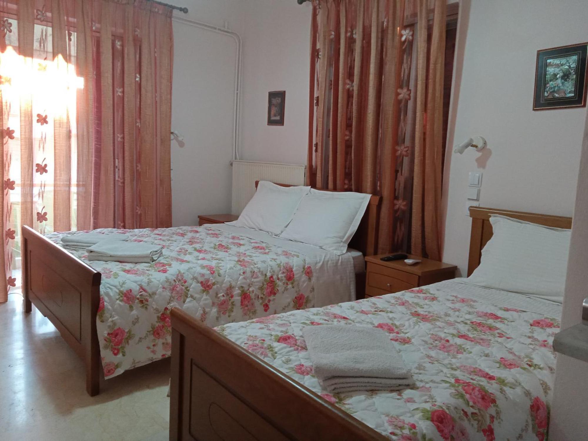 Dimitra Pentaliou Rooms Kamena Vourla Bilik gambar